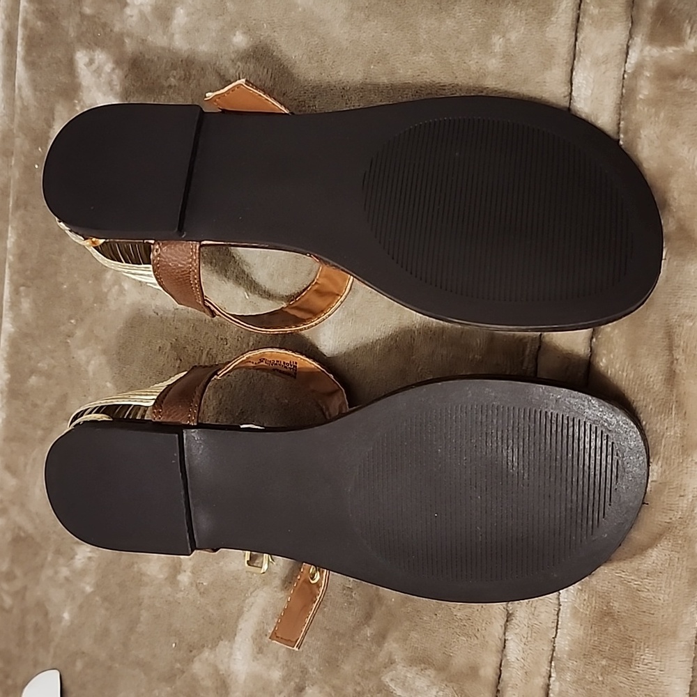 Sandals - Picture 5 of 6